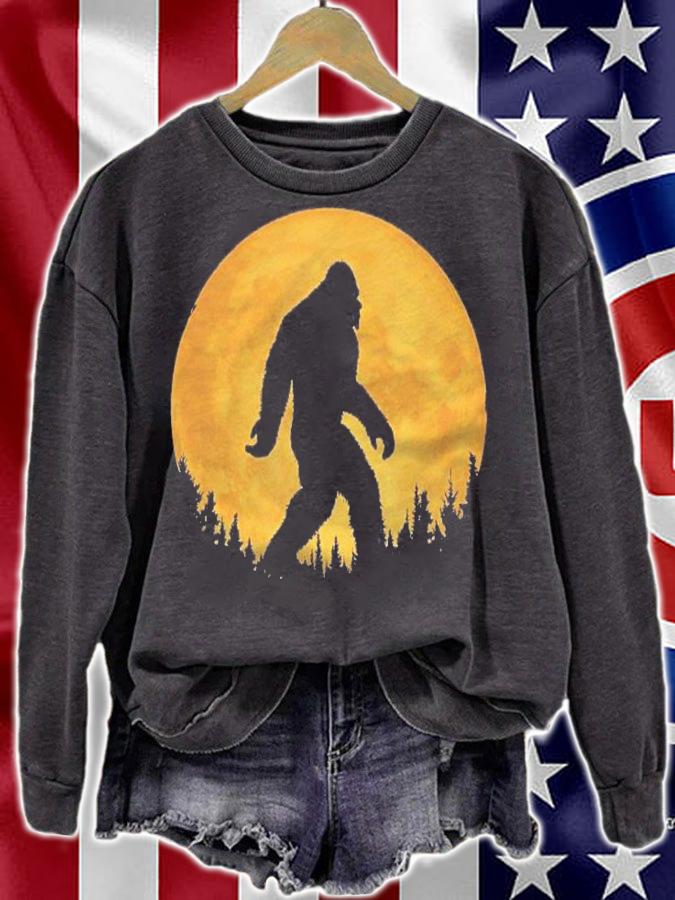 Bigfoot Night Minimalist Full Moon & Trees Sasquatch Shirt t-shirt