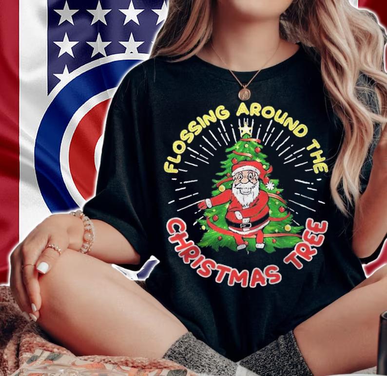Santa flossing around the Christmas tree T-shirt t-shirt