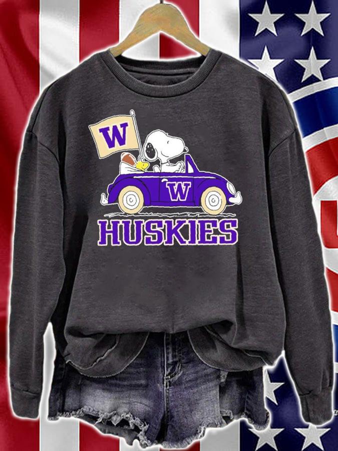Snoopy And Woodstock Driving Car Washington Huskies Flag t-shirt