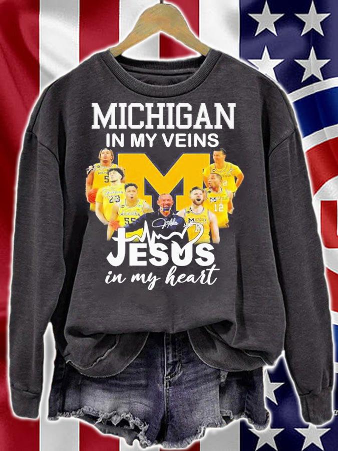 Michigan Wolverines In My Veins Jesus In My Heart Signatures Shirt sweatshirt